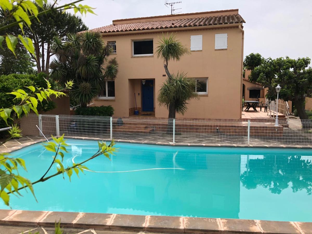 Belle Villa Avec Piscine 海滨圣玛丽 外观 照片